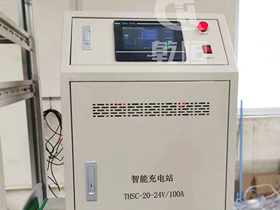 湖北24V/100A自动伸缩充电机